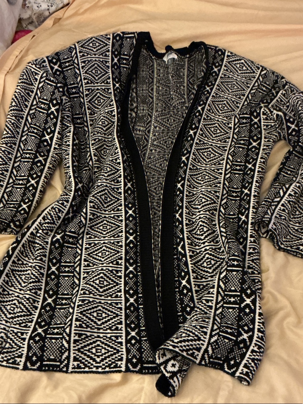 Old Navy Black and White Geometric Open Cardigan